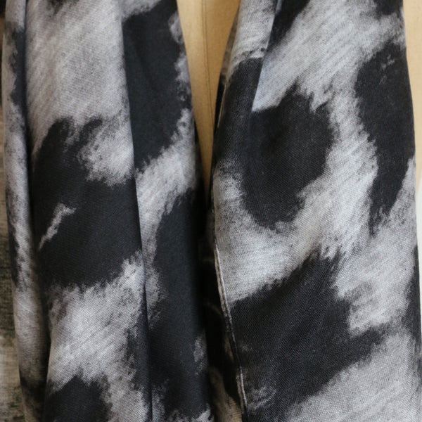 Wellington Scarf in Black