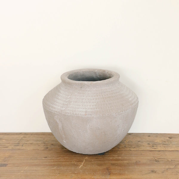 Athena Medium Urn in Sand